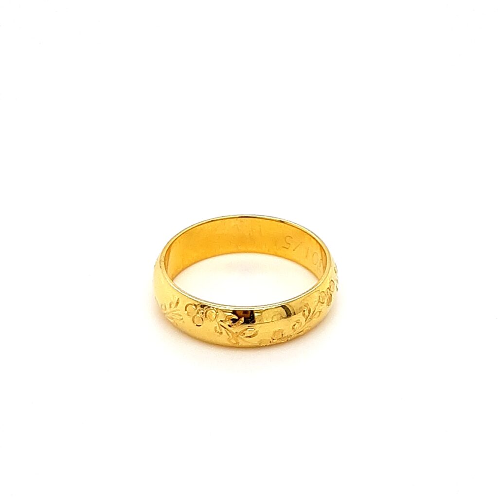 18ct Yellow Gold engraved band ring | Fosters Jewellers